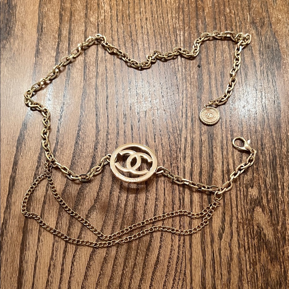 Gold Double CC Medallion Chain Waist Belt - Picture 4 of 5